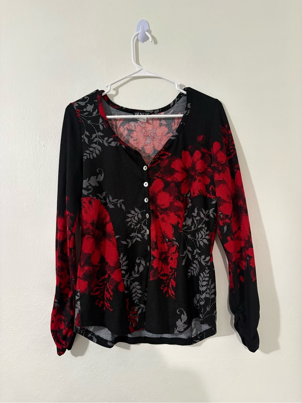 Venus Long Sleeve Button Down Floral Shirt | Size: Medium